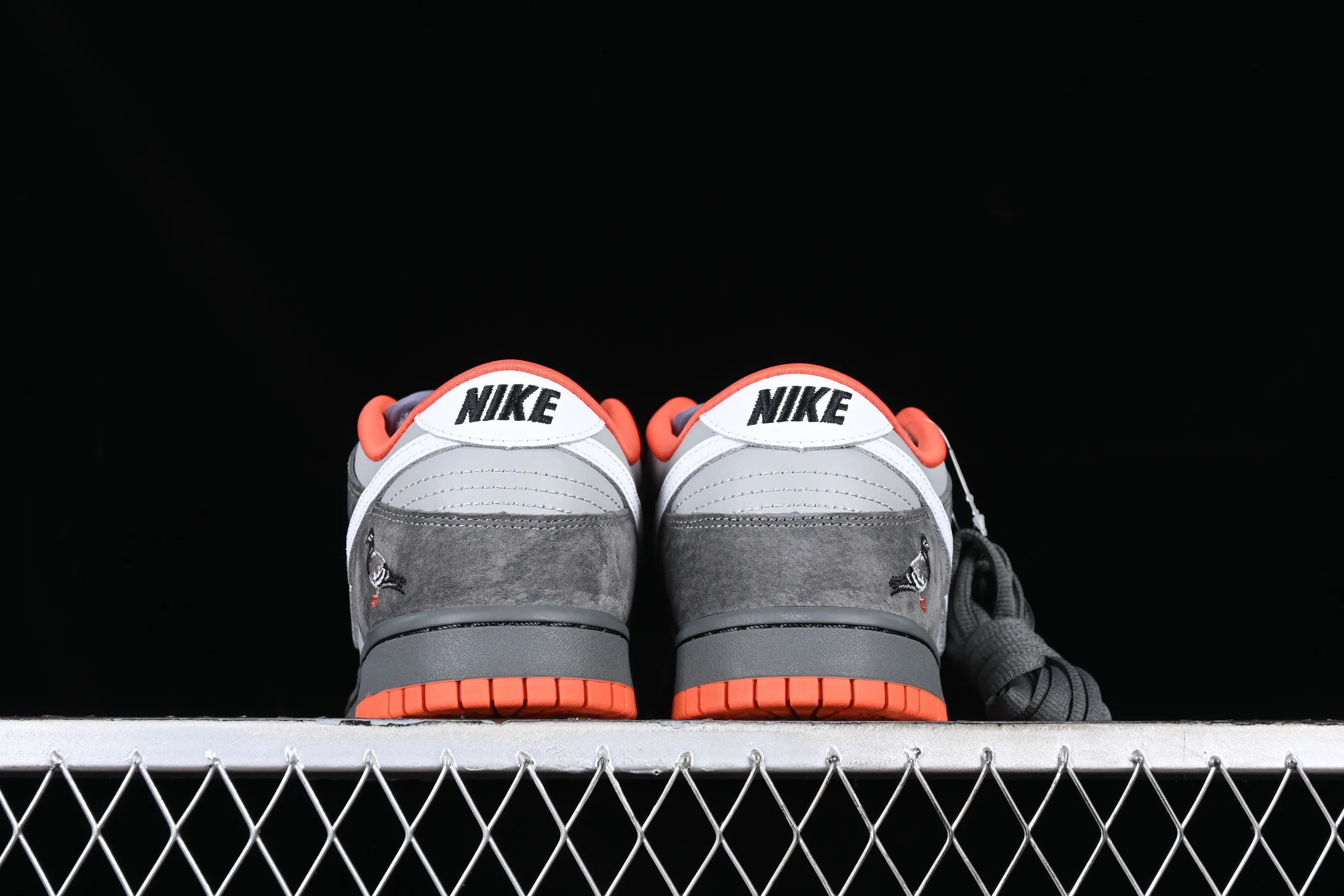 All Categories Nk SB Dunk Series Nk SB Dunk Low Low-top Sneakers Nk Dunk SB New York Gray Peace Dove New York City Limited SB Low-top Casual Sneakers 304292-011